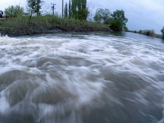 Riscul de inundații pe râurile Jiul și Gilort